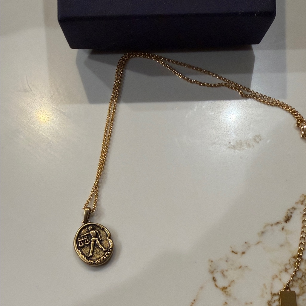 Elizabeth Taylor Libra Sign Gold Pendant Necklace